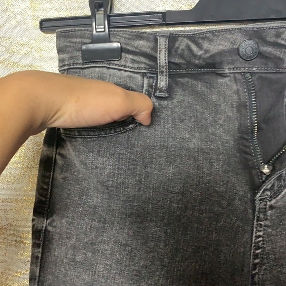 CELLO Grey Wash Mid Rise Straight Ankle Raw Hem Jeans Size 3 - Picture 6 of 14